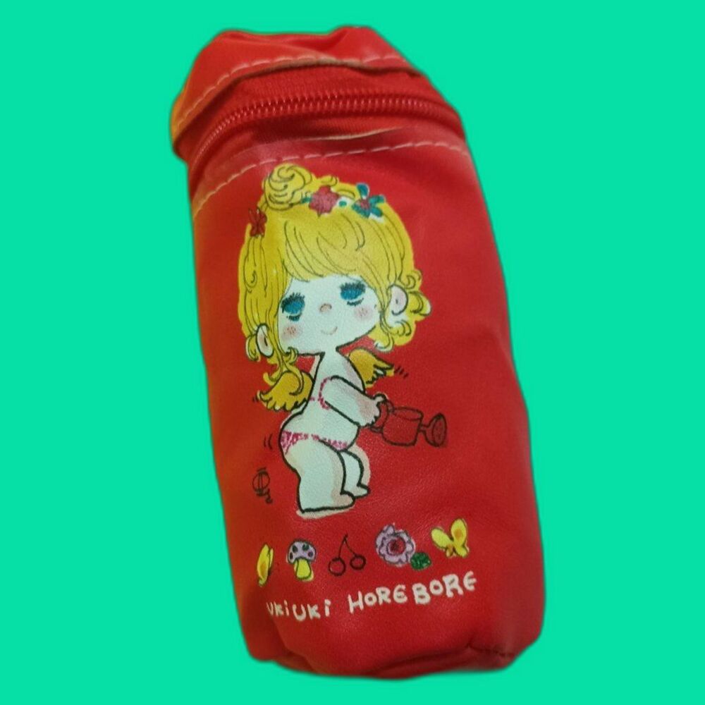 Ado Mizumori red small  pouch keychain.
